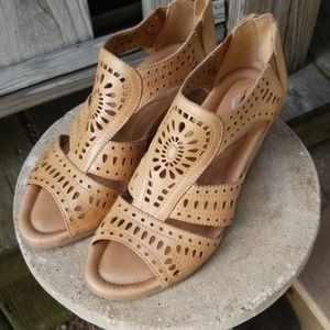Earty faux leather cut out wedges